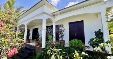 saint pierre 97410- villa f3/4 + mezzanine - varangue - garage - terrain arbore