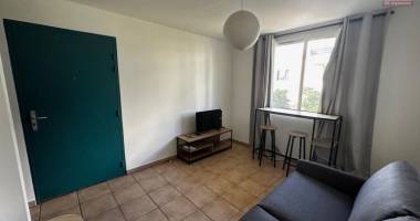 a louer studio meublé de 19,66  m² dans résidence étudiante central fac 8 à proximité du chu de saint-pierre