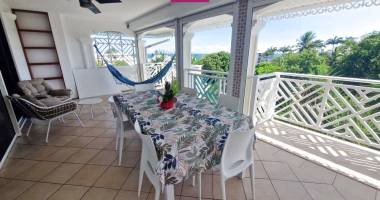 location grand t2  de 68m2 meublÉ bas-du-fort