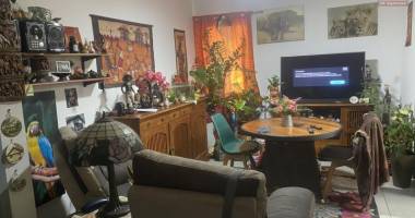 a vendre appartement t2 avec varangue et parking en sous-sol- la possession.