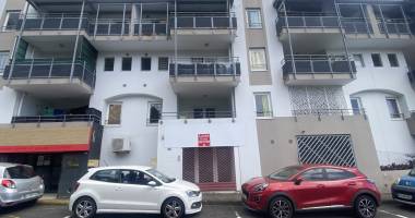 lakaz société immobilière vous propose en location ce local commercial de 74 m2 situé au coeur de saint-andré