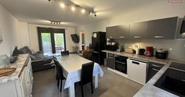 a louer deux superbes appartements f3 meublés ,  résidence récente ,  secteur calme