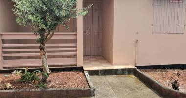 petite maison avec jardin, 2 chambres, proximitÉ champ borne