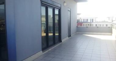 appartement t4 avec grande terrasse en front de mer à saint-pierre